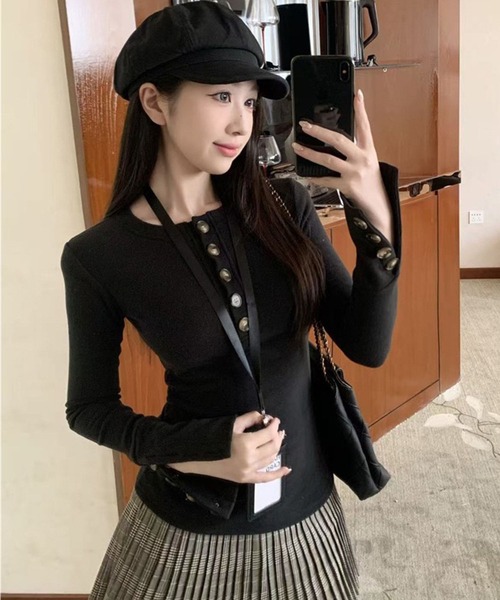 VIBGYOR(ヴィブジョー)の「【EIZZ/アイズ】フロントボタン スリムフィット ヘンリーネック リブカットソー 長袖(Tシャツ/カットソー・レディース・ブラック/ホワイト/グレー・FREE)」の1枚目の写真