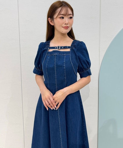 REDYAZEL(レディアゼル)の「デコルテベルトデニムフレアロングワンピース(ワンピース・レディース・ネイビー/ホワイト/ブルー・MEDIUM/SMALL)」の13枚目の写真