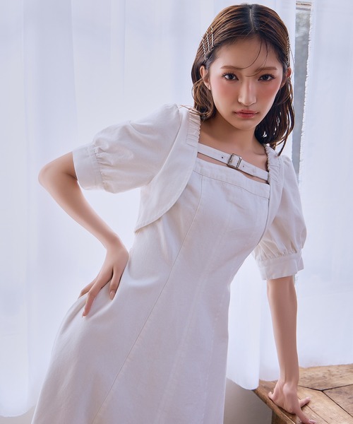 REDYAZEL(レディアゼル)の「デコルテベルトデニムフレアロングワンピース(ワンピース・レディース・ネイビー/ホワイト/ブルー・MEDIUM/SMALL)」の6枚目の写真