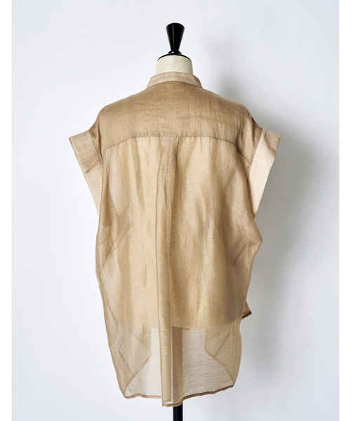 RUMCHE（ラムシェ）の「Layered Tuck Sleeveless Blouse / レイヤードタックノースリーブブラウス（シャツ/ブラウス・レディース・ネイビー/ベージュ・FREE）」の12枚目の写真