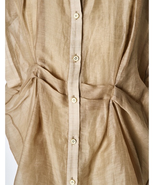 RUMCHE（ラムシェ）の「Layered Tuck Sleeveless Blouse / レイヤードタックノースリーブブラウス（シャツ/ブラウス・レディース・ネイビー/ベージュ・FREE）」の15枚目の写真