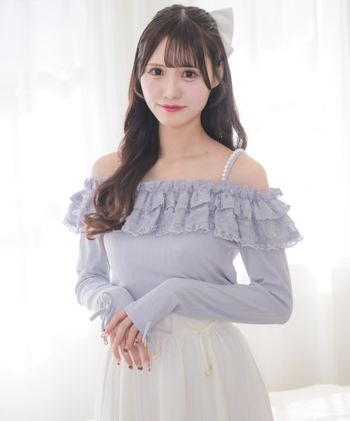 couture BY ROJITA（クチュールバイロジータ）の「フェザーリボンオフショルトップス（Tシャツ/カットソー・レディース・グレー/ブラック/ホワイト・FREE）」の16枚目の写真