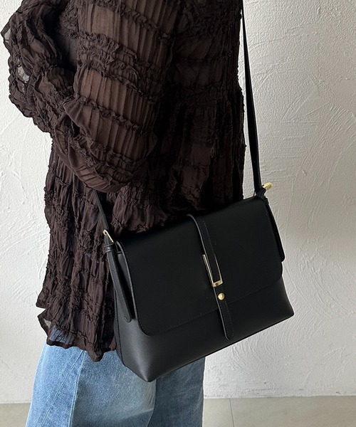 apres jour clair(アプレジュールクレア)の「【apres jour clair】フラップショルダーバッグ(ショルダーバッグ・レディース・ブラウン/ブラック/ブラウン系その他・FREE)」の2枚目の写真