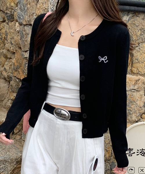 Nia(ニア)の「Nia(ニア)/リボン刺繍付きカーディガン(カーディガン/ボレロ・レディース・レッド/ブラック/ブルー/グレー・FREE)」の2枚目の写真