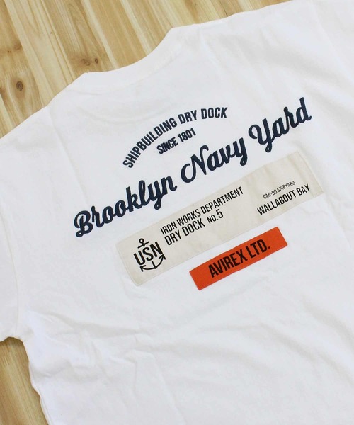 AVIREX(アヴィレックス)の「S/S PATCHED TEE "Brooklyn"(Tシャツ/カットソー・メンズ・オレンジ/ネイビー/ブラック/ホワイト・L/XXL/XL/M)」の8枚目の写真