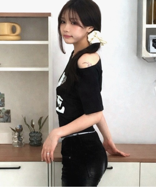 SHEENA(シーナ)の「LOVEドットロゴワンショルダーTシャツ(Tシャツ/カットソー・レディース・ブラック/ホワイト・M)」の7枚目の写真