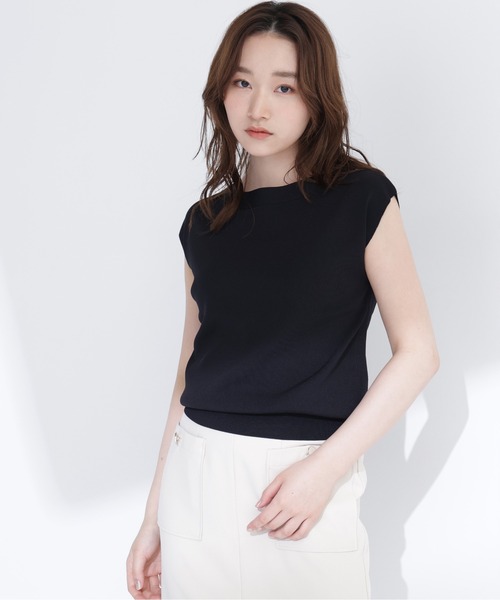 NATURAL BEAUTY BASIC（ナチュラルビューティーベーシック）の「総針ベーシックニット ボートネック（ニット/セーター・レディース・ブルー/オフホワイト/オレンジ/グレイッシュベージュ/ブラック・ﾌﾘ-）」の3枚目の写真