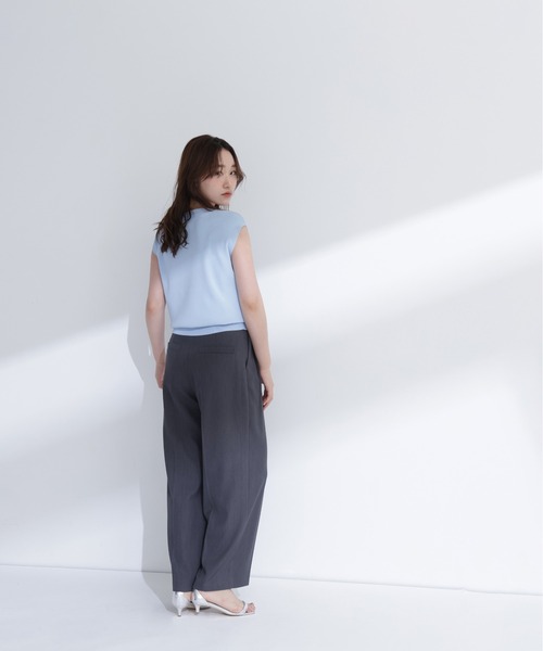 NATURAL BEAUTY BASIC（ナチュラルビューティーベーシック）の「総針ベーシックニット ボートネック（ニット/セーター・レディース・ブルー/オフホワイト/オレンジ/グレイッシュベージュ/ブラック・ﾌﾘ-）」の12枚目の写真