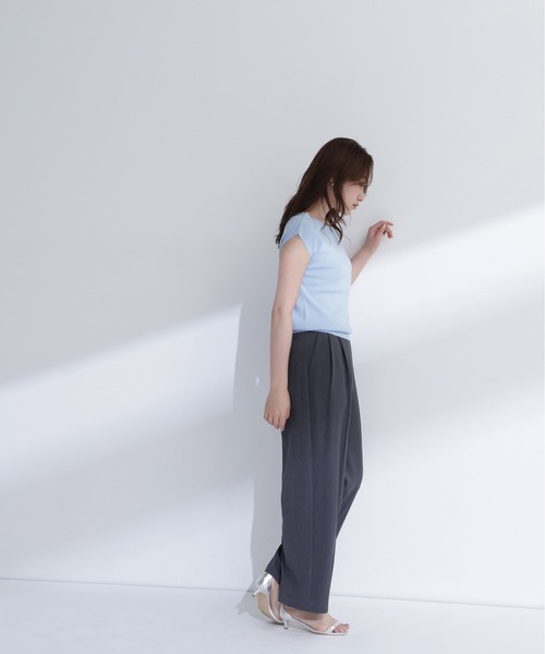 NATURAL BEAUTY BASIC（ナチュラルビューティーベーシック）の「総針ベーシックニット ボートネック（ニット/セーター・レディース・ブルー/オフホワイト/オレンジ/グレイッシュベージュ/ブラック・ﾌﾘ-）」の14枚目の写真