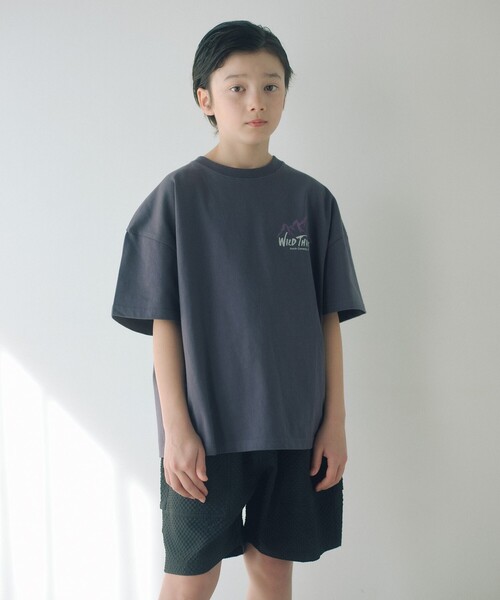 WILD THINGS（ワイルドシングス）の「【別注】＜WILD THINGS＞ マウンテン ショートスリーブ Tシャツ / キッズ 140cm-160cm（Tシャツ/カットソー・キッズ・オリーブ/ダークグレー/イエロー・L(160cm)/M(140-150cm)）」の4枚目の写真
