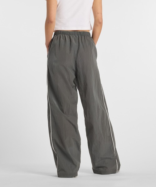 NEW BALANCE(ニューバランス)の「スポーツレガシーパンツ(スウェットパンツ・レディース・ダークグレー・SMALL/MEDIUM/LARGE/X-LARGE)」の3枚目の写真