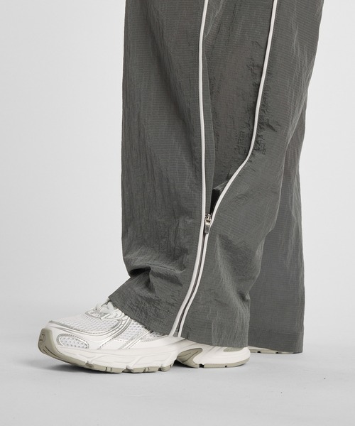 NEW BALANCE(ニューバランス)の「スポーツレガシーパンツ(スウェットパンツ・レディース・ダークグレー・SMALL/MEDIUM/LARGE/X-LARGE)」の6枚目の写真