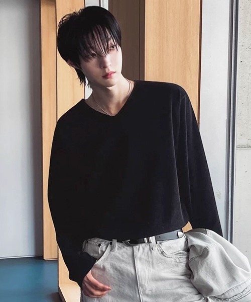 NOWLE(ノウル)の「【NOWLE】Vネック リブテクスチャー ロングスリーブ Tシャツ カットソー(Tシャツ/カットソー・メンズ・ブラウン/ブラック・X-LARGE/LARGE/MEDIUM)」の4枚目の写真