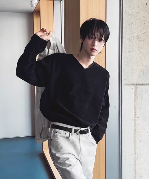 NOWLE(ノウル)の「【NOWLE】Vネック リブテクスチャー ロングスリーブ Tシャツ カットソー(Tシャツ/カットソー・メンズ・ブラウン/ブラック・X-LARGE/LARGE/MEDIUM)」の6枚目の写真