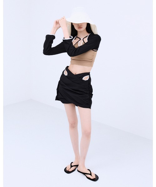 THINGS THAT MATTER(シングス ザット マター)の「BOLERO & CAMI SWIM SET / ボレロ & キャミ スイム セット(水着・レディース・ブラック/ボルドー/ベージュ・2/1)」の12枚目の写真