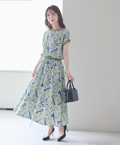 PREFERIR(プレフェリール)の「細見えウエストゴム リーフ柄ワンピース|フレンチスリーブ・体型カバー(ワンピース・レディース・モカ/イエロー/グリーン・SMALL/MEDIUM/LARGE/X-LARGE)」の18枚目の写真