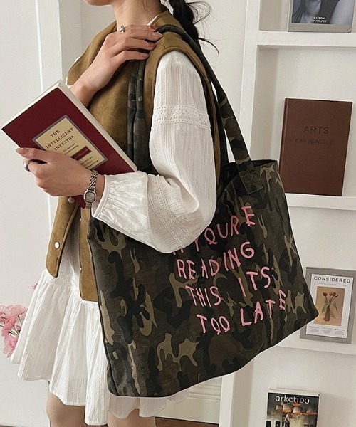 Vipoa(ヴィポア)の「Logo print tote bag(トートバッグ・レディース・グレー/カモフラージュ・FREE)」の19枚目の写真