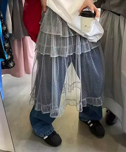 Chiina（チーナ）の「Chiina / ドット柄チュールティアードラップスカート（スカート・レディース・ホワイト/ブラック/グレー・FREE）」の5枚目の写真