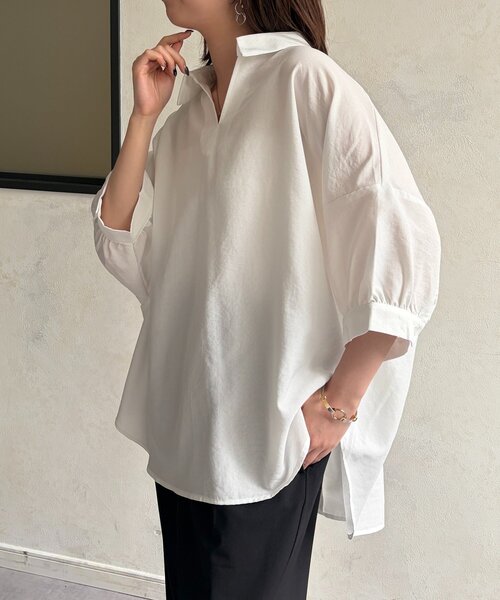Chez toi(シェトワ)の「リネンライクBACKタックブラウス(シャツ/ブラウス・レディース・ブラック/オフホワイト/ブラウン・FREE)」の1枚目の写真