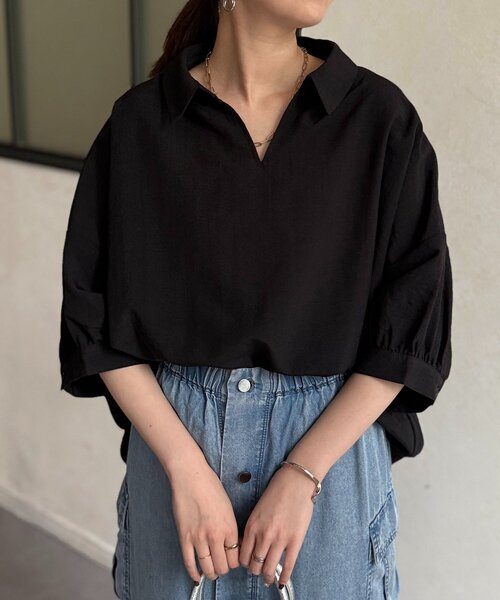 Chez toi(シェトワ)の「リネンライクBACKタックブラウス(シャツ/ブラウス・レディース・ブラック/オフホワイト/ブラウン・FREE)」の2枚目の写真