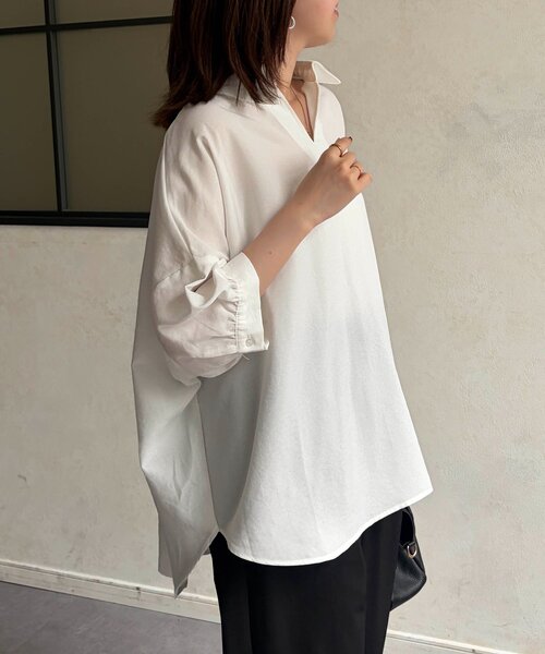 Chez toi(シェトワ)の「リネンライクBACKタックブラウス(シャツ/ブラウス・レディース・ブラック/オフホワイト/ブラウン・FREE)」の6枚目の写真