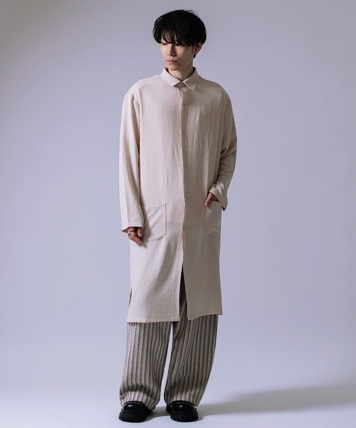 Crownor(クラウノアー)の「ロング丈 ルーズ シャツ(シャツ/ブラウス・メンズ・ブルーグレー/ベージュ/チャコール・LARGE/MEDIUM/SMALL)」の20枚目の写真