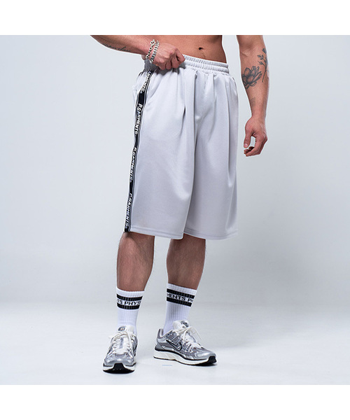 PHYSICAL GARMENTS（フィジカルガーメンツ）の「P2507 シャイニングトレーニングバミューダパンツ [2COLOR]（スウェットパンツ・メンズ・ブラック/ライトグレー・LARGE/XX-LARGE）」の2枚目の写真