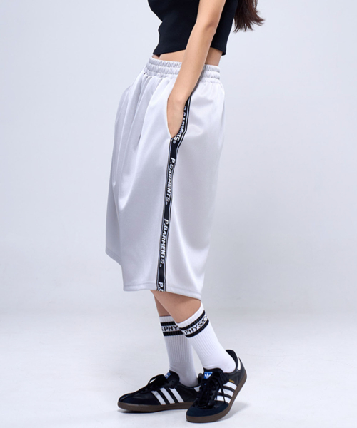 PHYSICAL GARMENTS（フィジカルガーメンツ）の「P2507 シャイニングトレーニングバミューダパンツ [2COLOR]（スウェットパンツ・メンズ・ブラック/ライトグレー・LARGE/XX-LARGE）」の4枚目の写真
