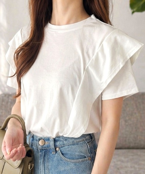 Amulet(アミュレット)の「シンプルコーデに華やぎを添えるデザイン ラッフルフリルスリーブTシャツ(Tシャツ/カットソー・レディース・ホワイト/ブラック・FREE)」の1枚目の写真