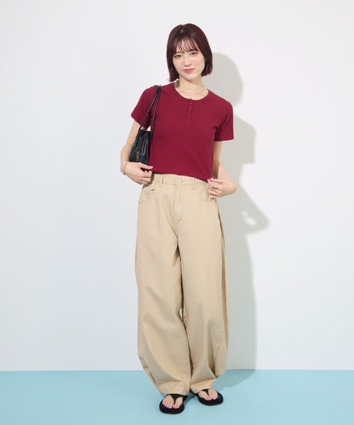 ABYS（アビス）の「すっきり細見え。ヘンリーネックリブ半袖Tシャツ / ショート丈（Tシャツ/カットソー・レディース・ネイビー/グレー/レッド・FREE）」の8枚目の写真