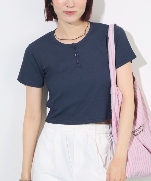 ABYS（アビス）の「すっきり細見え。ヘンリーネックリブ半袖Tシャツ / ショート丈（Tシャツ/カットソー・レディース・ネイビー/グレー/レッド・FREE）」の10枚目の写真