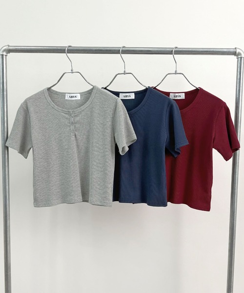 ABYS（アビス）の「すっきり細見え。ヘンリーネックリブ半袖Tシャツ / ショート丈（Tシャツ/カットソー・レディース・ネイビー/グレー/レッド・FREE）」の22枚目の写真