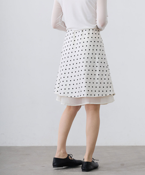 Mirette(ミレット)の「シアードットレイヤードミディスカート / Sheer Dot Layered Midi Skirt(スカート・レディース・ホワイト/ブラック・MEDIUM/SMALL/LARGE)」の5枚目の写真