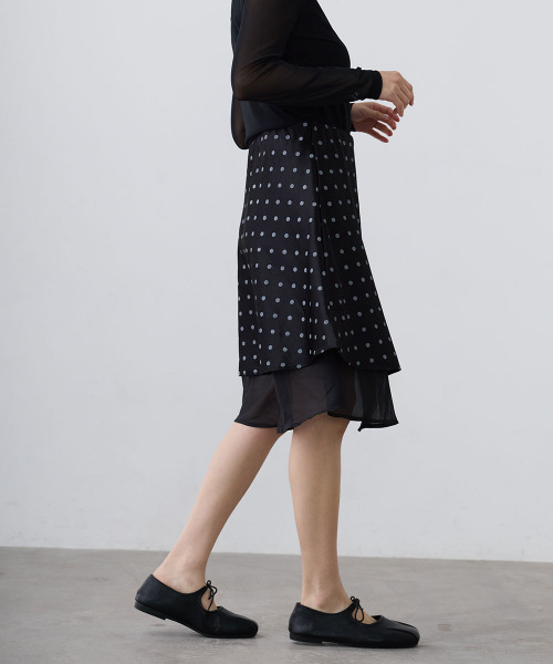 Mirette(ミレット)の「シアードットレイヤードミディスカート / Sheer Dot Layered Midi Skirt(スカート・レディース・ホワイト/ブラック・MEDIUM/SMALL/LARGE)」の19枚目の写真