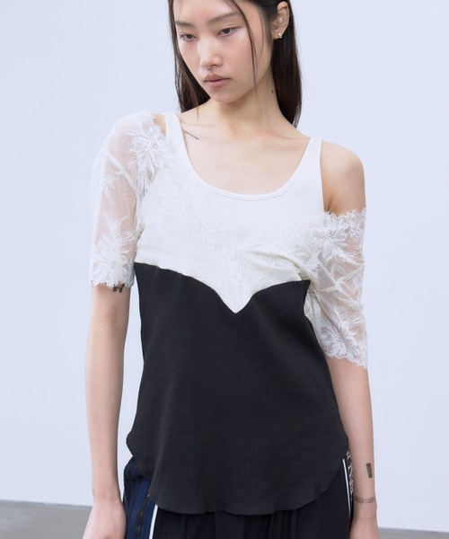 THINGS THAT MATTER(シングス ザット マター)の「SWITCHING LACE RIB TOPS / スイッチング レース リブ トップス(Tシャツ/カットソー・レディース・イエロー/ホワイト×ブラック/ブラック・FREE)」の2枚目の写真