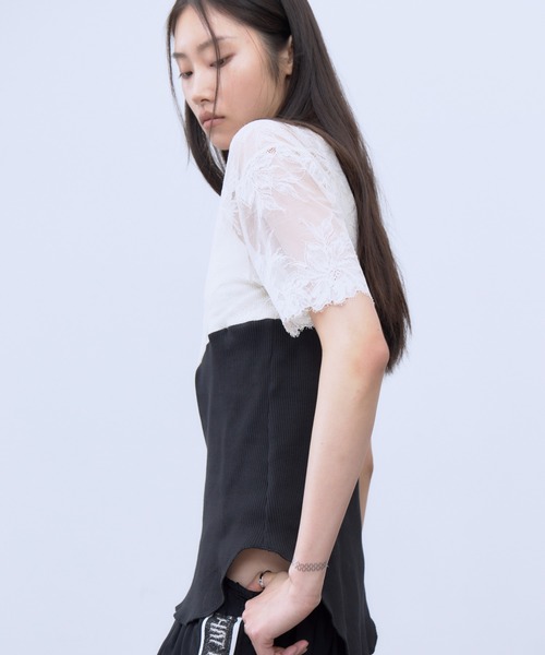 THINGS THAT MATTER(シングス ザット マター)の「SWITCHING LACE RIB TOPS / スイッチング レース リブ トップス(Tシャツ/カットソー・レディース・イエロー/ホワイト×ブラック/ブラック・FREE)」の22枚目の写真