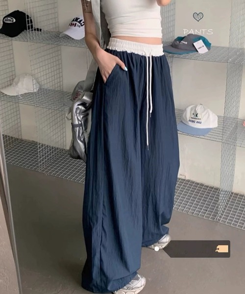 meJane(ミージェーン)の「配色ウエスト ストレートワイドイージーパンツ(その他パンツ・レディース・ブラック/ネイビー・L/M)」の2枚目の写真