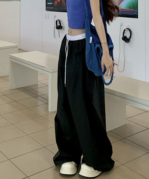 meJane(ミージェーン)の「配色ウエスト ストレートワイドイージーパンツ(その他パンツ・レディース・ブラック/ネイビー・L/M)」の4枚目の写真