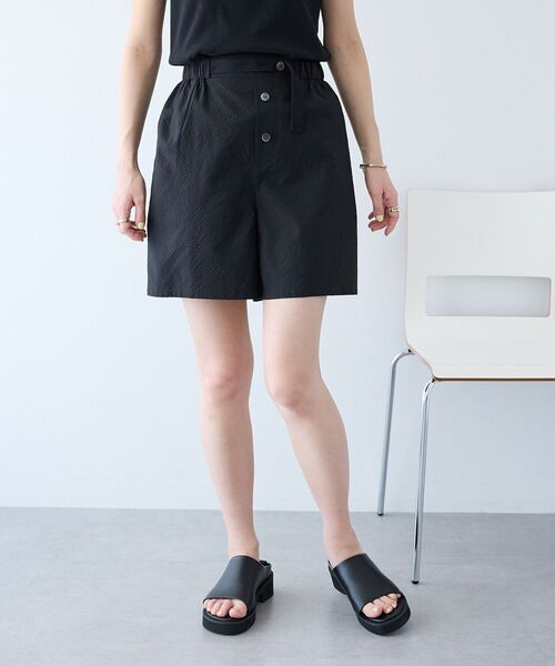 CRAFT STANDARD BOUTIQUE（クラフトスタンダードブティック）の「吸水速乾/UVカット シアサッカーショートパンツ（その他パンツ・レディース・ブラック/ブラウン・FREE）」の2枚目の写真