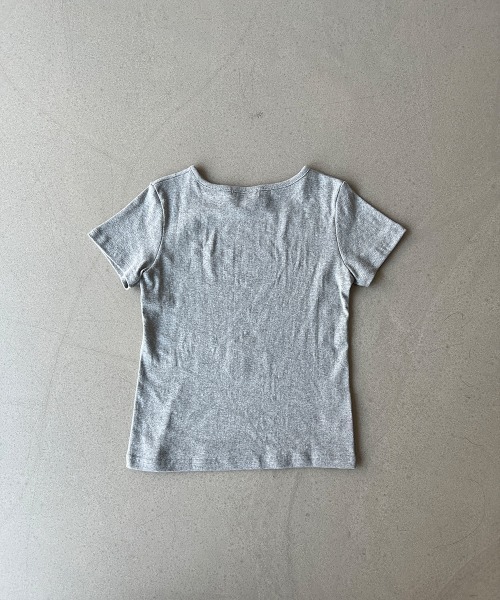 4INT.(フォイント)の「無地 アシンメトリー 斜線 ボタン 半袖 Tシャツ(Tシャツ/カットソー・レディース・モカ/グレー/ブラック/ホワイト・FREE)」の14枚目の写真
