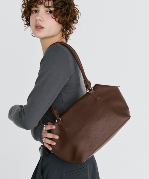 arholiday.standard（エーアールホリデースタンダード）の「soft smooth long handle boston bag / ソフトスムースロングハンドルボストン（ボストンバッグ・レディース・ブラック/ブラウン・FREE）」の6枚目の写真
