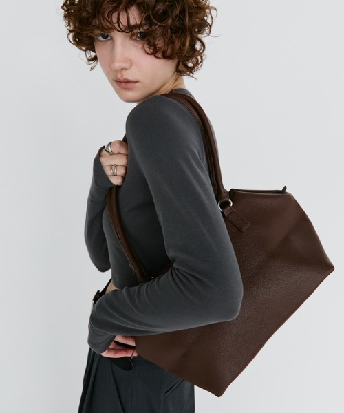 arholiday.standard（エーアールホリデースタンダード）の「soft smooth long handle boston bag / ソフトスムースロングハンドルボストン（ボストンバッグ・レディース・ブラック/ブラウン・FREE）」の3枚目の写真
