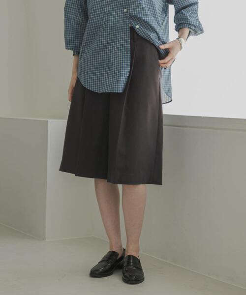 URBAN RESEARCH(アーバンリサーチ)の「ワイドハーフパンツ(その他パンツ・レディース・ブラック/チャコールグレー・38/36)」の2枚目の写真