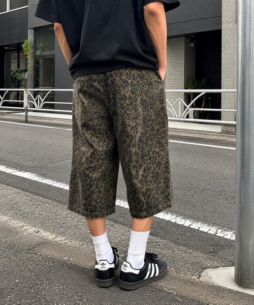 Bling Leads（ブリングリーズ）の「【Bls】 【ZM】【Bling Leads】レオパード総柄 6分丈デニム カーゴパンツ（デニムパンツ・メンズ・ブラウン・FREE）」の3枚目の写真
