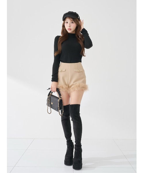 Darich(ダーリッチ)の「ポイントエアリーフェザーショートパンツ(その他パンツ・レディース・ブラック/ピンクベージュ/ベージュ・M/S)」の4枚目の写真