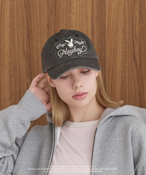 PLAYBOY(プレイボーイ)の「PLAYBOY GRUNGE WASHED CAP / プレイボーイ(キャップ・レディース・ブラウン/ブラック・57~59cm)」の4枚目の写真