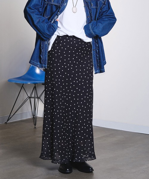 ROSE BUD（ローズバッド）の「PRINTED NARROW SKIRT（スカート・レディース・ベージュ/バーガンディー/ブラック・ONE SIZE）」の2枚目の写真