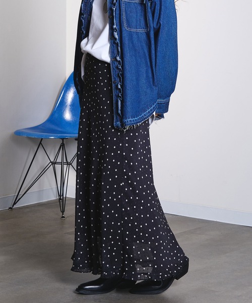 ROSE BUD（ローズバッド）の「PRINTED NARROW SKIRT（スカート・レディース・ベージュ/バーガンディー/ブラック・ONE SIZE）」の7枚目の写真