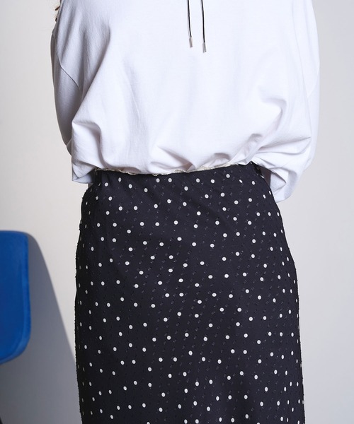 ROSE BUD（ローズバッド）の「PRINTED NARROW SKIRT（スカート・レディース・ベージュ/バーガンディー/ブラック・ONE SIZE）」の17枚目の写真