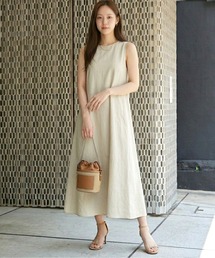 バックオープンノースリーブワンピース